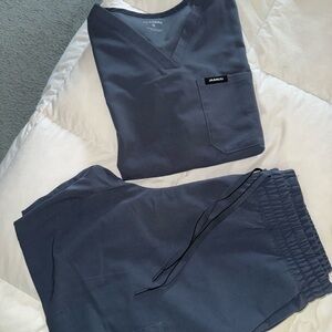 Jaanuu Charcoal Scrub Set